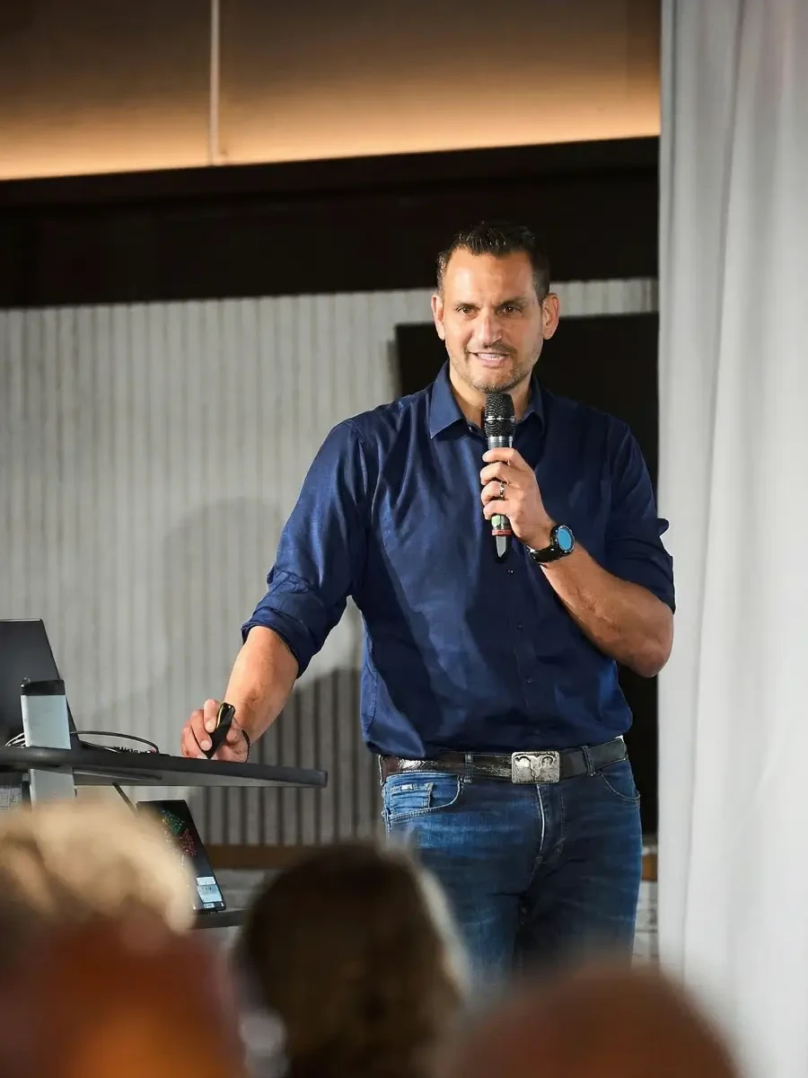 Nico Reis auf der Bühne